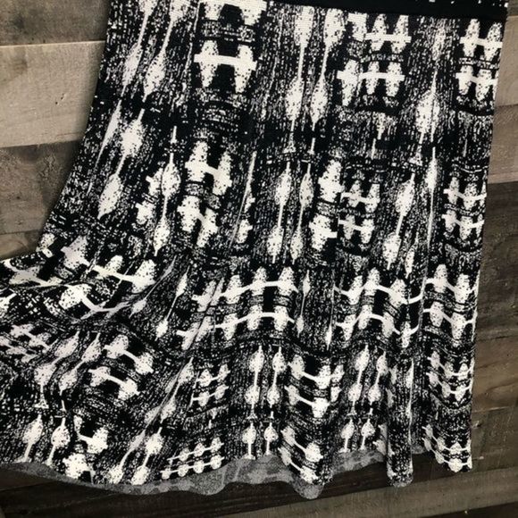 Carmen Marc Valvo Fit snd Flare Knit Skater Dress - Picture 6 of 10